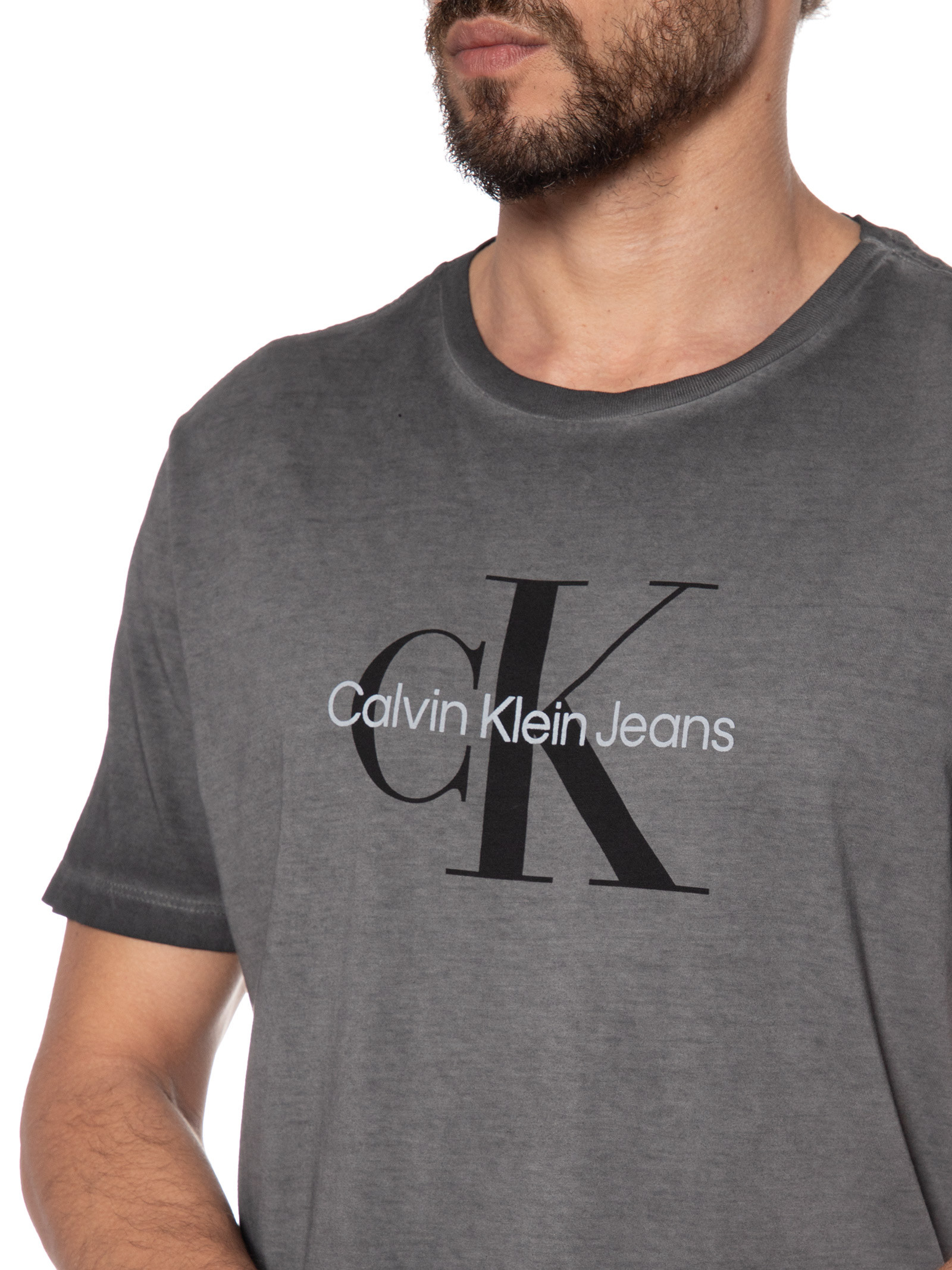Camiseta Calvin Klein Jeans Cinza  Camiseta calvin klein, Desenho de  camiseta, Camiseta